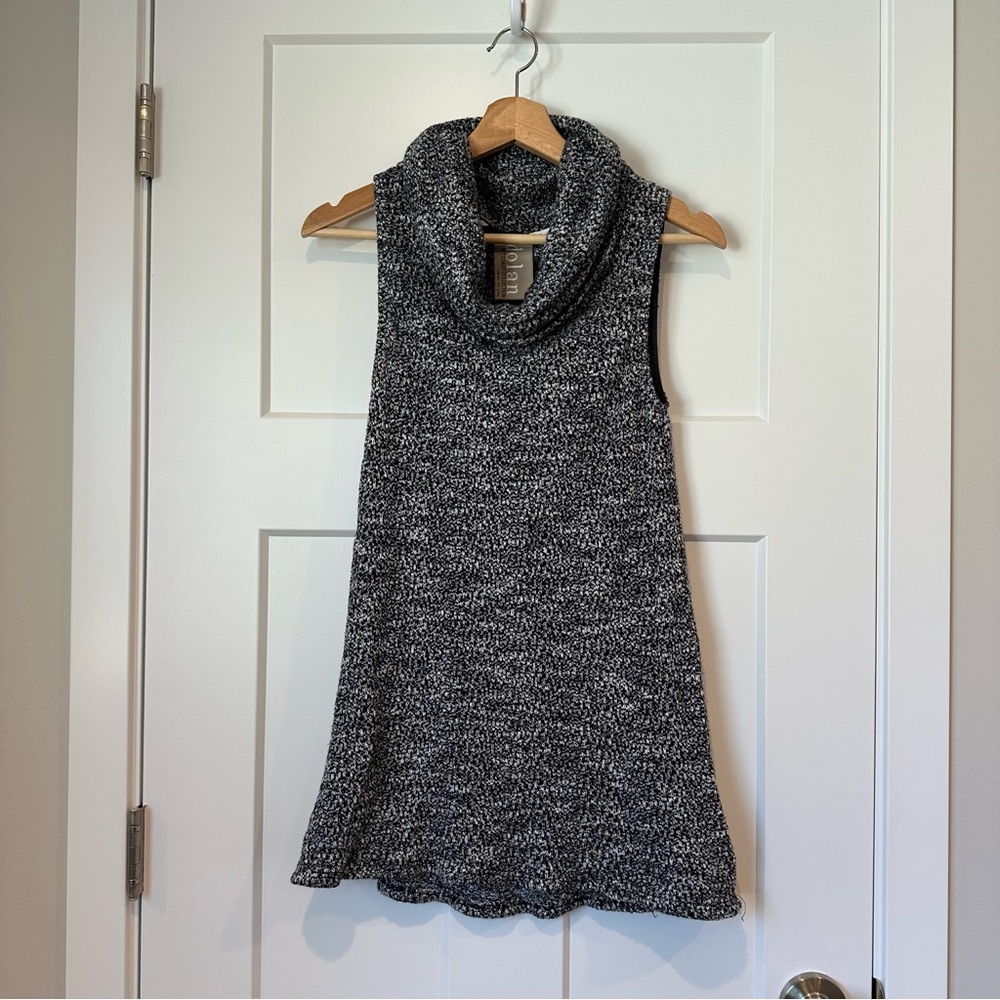 Dolan Left Coast Anthropologie Gray Sleeveless Cowl Neck Knit Turtleneck Top